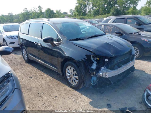  Salvage Chrysler Pacifica