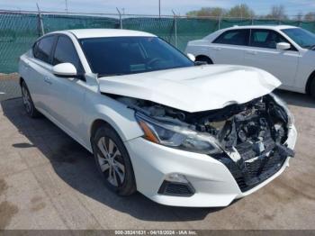  Salvage Nissan Altima