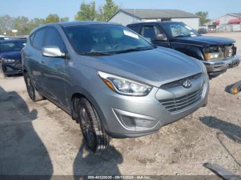  Salvage Hyundai TUCSON