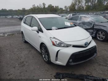  Salvage Toyota Prius v