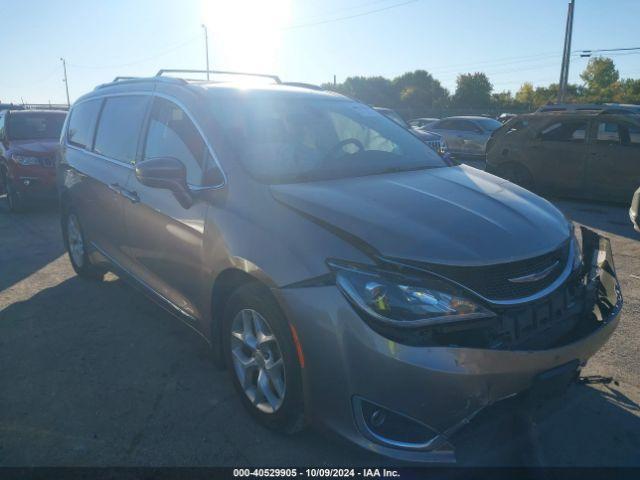  Salvage Chrysler Pacifica