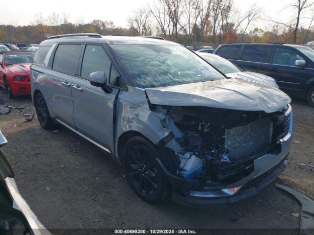  Salvage Kia Carnival