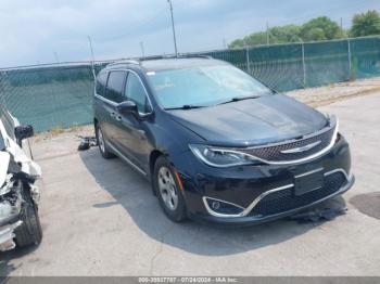  Salvage Chrysler Pacifica