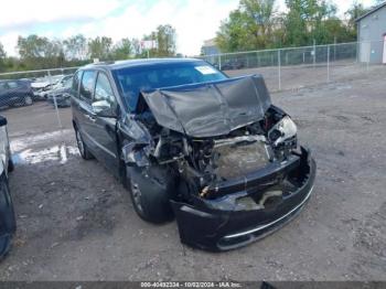  Salvage Chrysler Town & Country