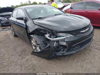  Salvage Chrysler 200