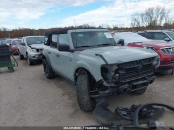  Salvage Ford Bronco