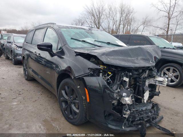  Salvage Chrysler Pacifica