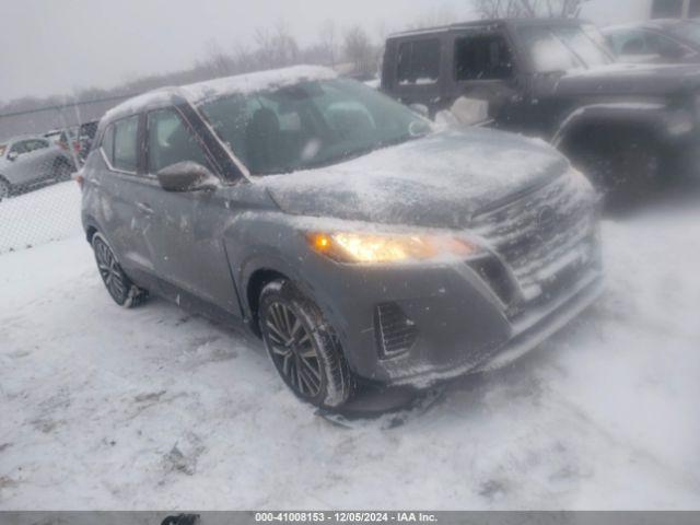  Salvage Nissan Kicks