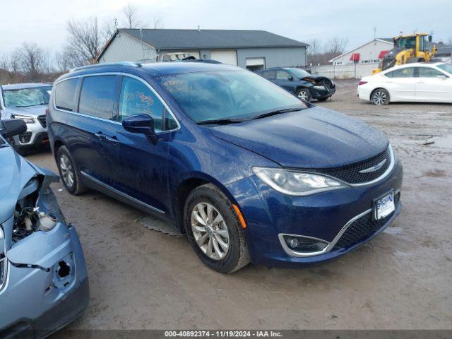  Salvage Chrysler Pacifica