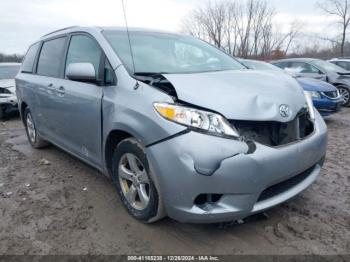  Salvage Toyota Sienna