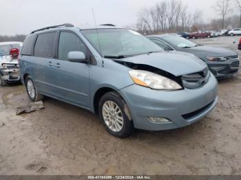  Salvage Toyota Sienna