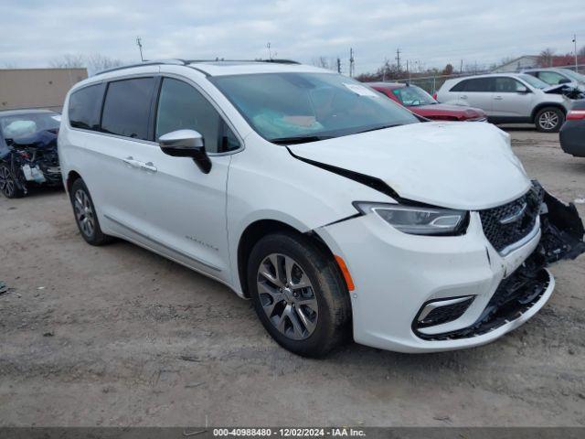  Salvage Chrysler Pacifica