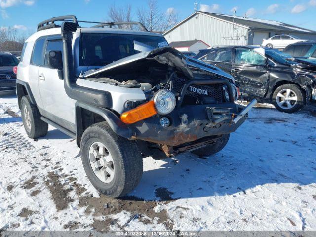  Salvage Toyota FJ Cruiser