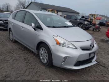  Salvage Toyota Prius v