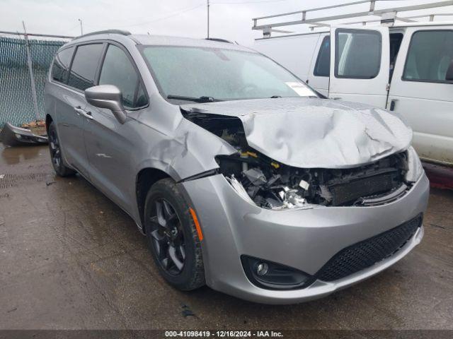  Salvage Chrysler Pacifica