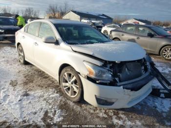  Salvage Nissan Altima