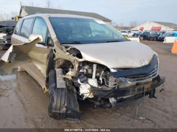  Salvage Toyota Sienna