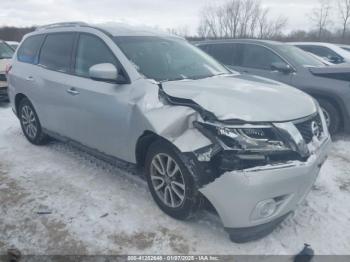  Salvage Nissan Pathfinder