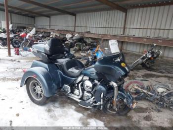  Salvage Harley-Davidson Flhtcutg