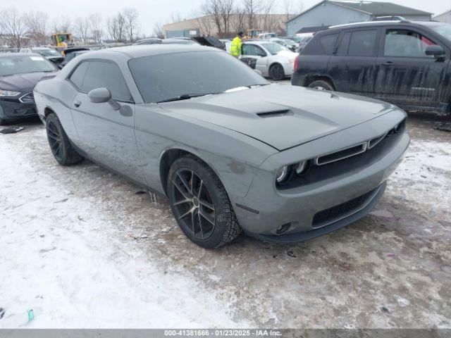  Salvage Dodge Challenger