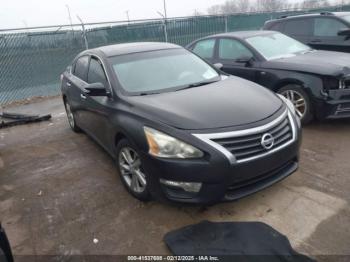  Salvage Nissan Altima