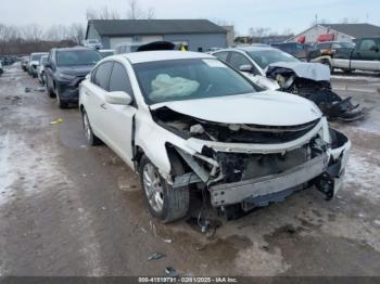  Salvage Nissan Altima