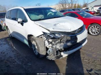  Salvage Chrysler Pacifica