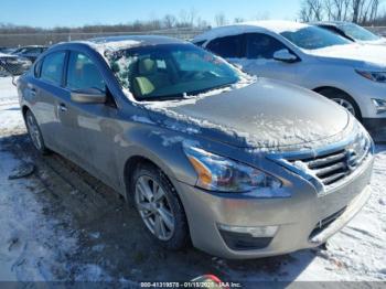  Salvage Nissan Altima