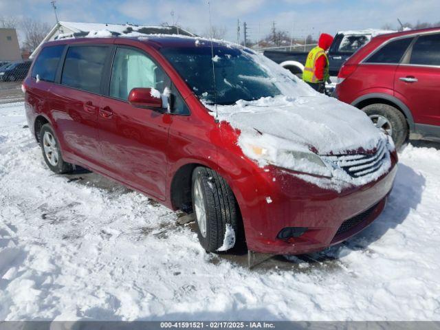  Salvage Toyota Sienna