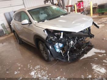  Salvage Hyundai TUCSON