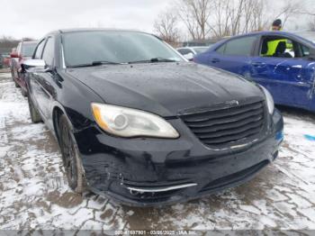  Salvage Chrysler 200