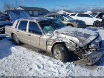  Salvage Lincoln Towncar