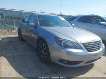  Salvage Chrysler 200