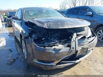  Salvage Chrysler 200