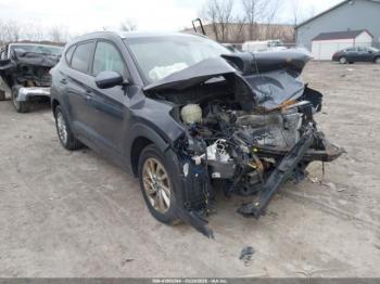  Salvage Hyundai TUCSON