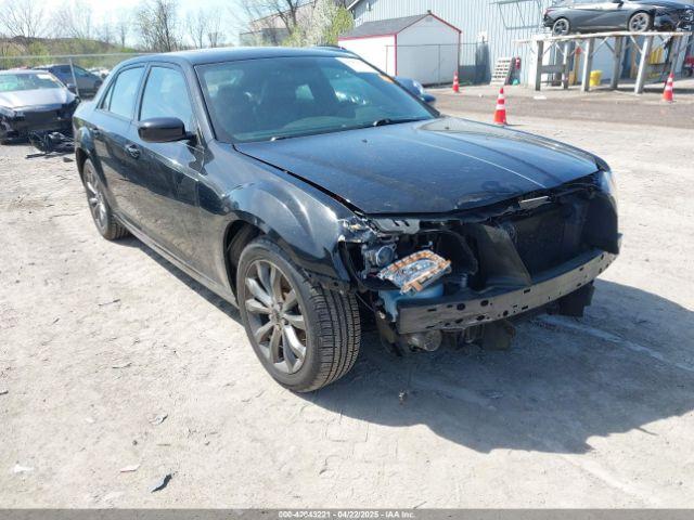  Salvage Chrysler 300