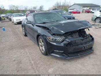  Salvage Ford Mustang