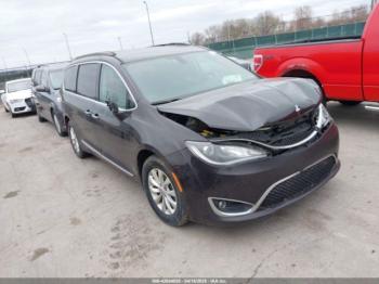  Salvage Chrysler Pacifica