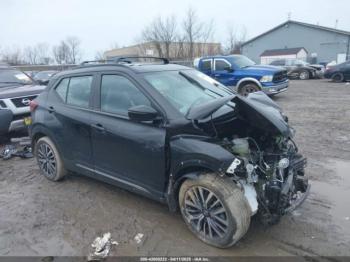  Salvage Nissan Kicks