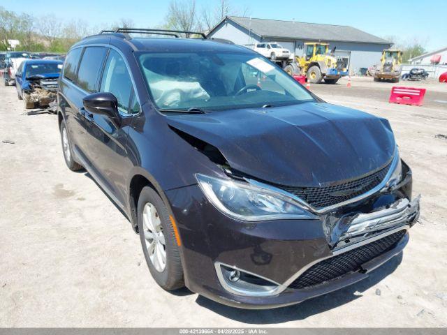  Salvage Chrysler Pacifica