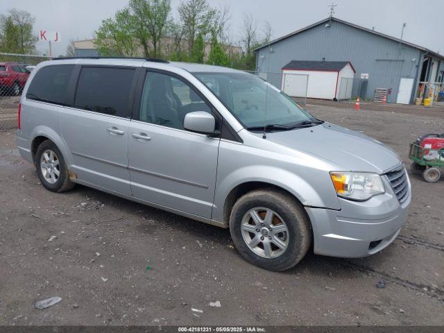  Salvage Chrysler Town & Country