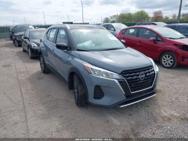  Salvage Nissan Kicks