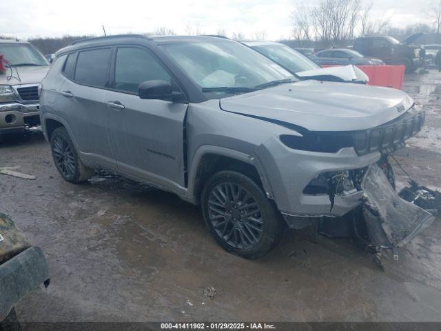  Salvage Jeep Compass