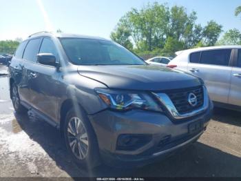  Salvage Nissan Pathfinder