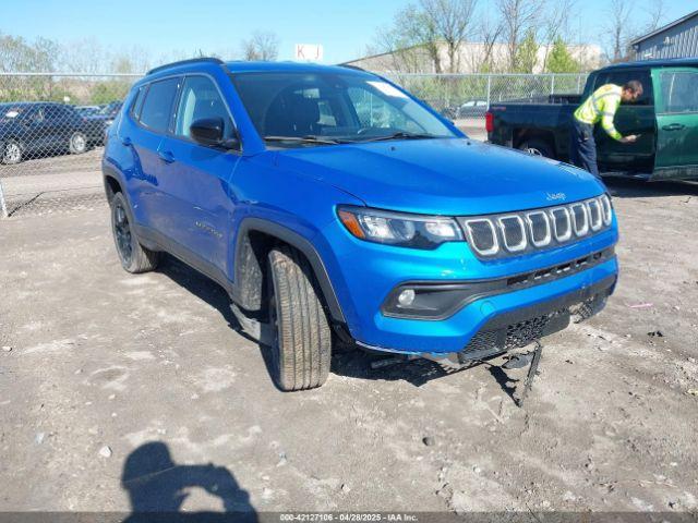  Salvage Jeep Compass