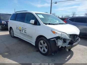  Salvage Toyota Sienna