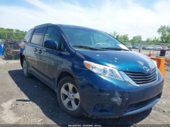  Salvage Toyota Sienna