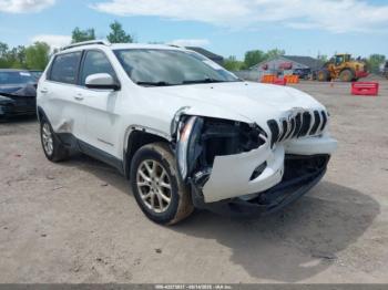  Salvage Jeep Cherokee