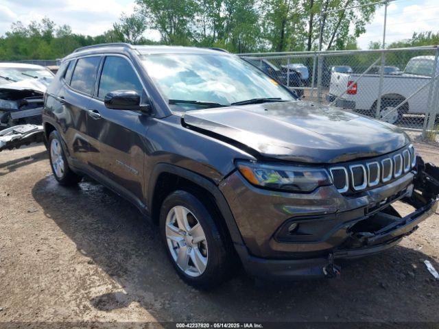  Salvage Jeep Compass
