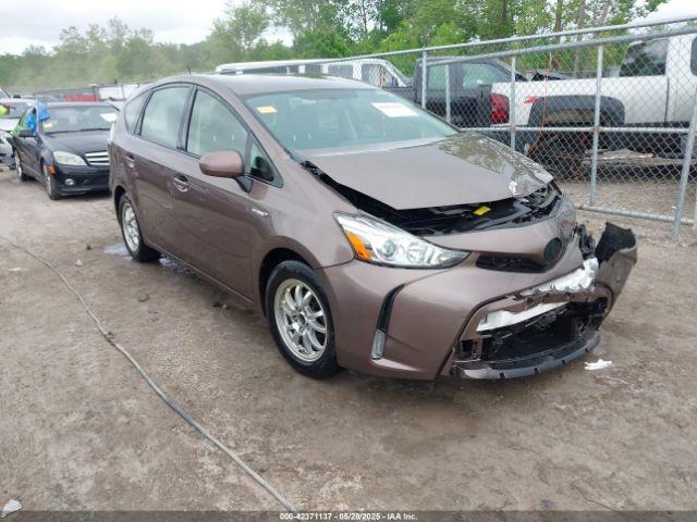  Salvage Toyota Prius v